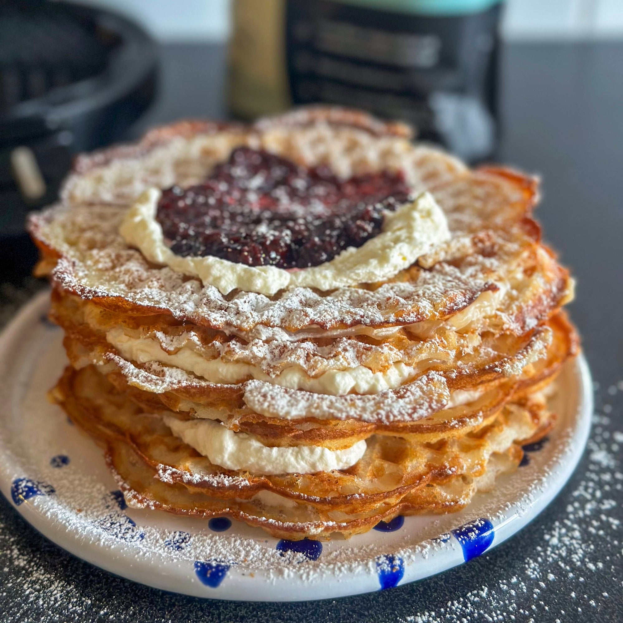 Proteinrik våffeltårta